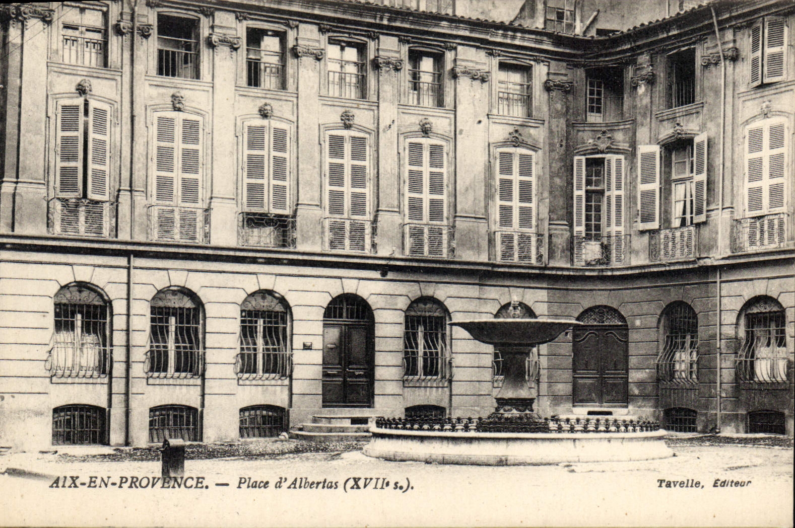 CPA Aix en Provence place d'Albertas XVII S 