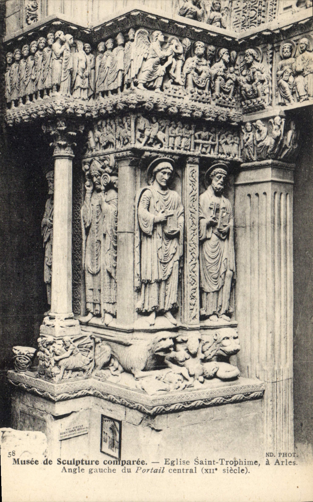 Angle gauche du portail central de l'église Saint-Trophime — Musée de Sculpture comparée — Arles