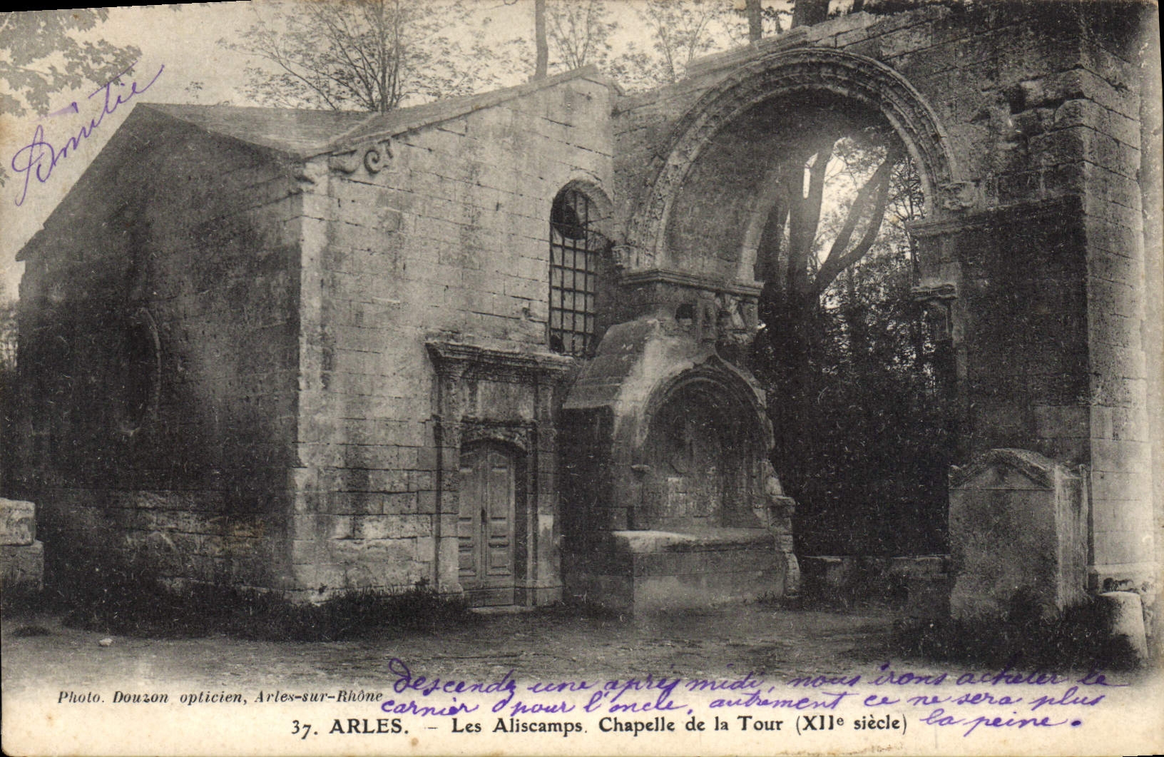 Les Aliscamps — Chapelle de la Tour (XIIe siècle) — Photo Douzou opticien, Arles-sur-Rhône, n°37