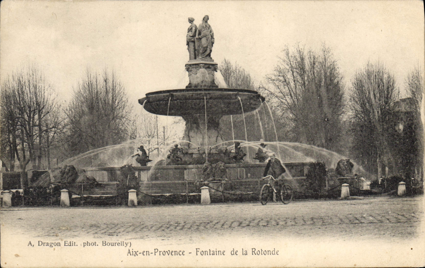 CPA Aix en Provence Fontaine de la Rotonde 