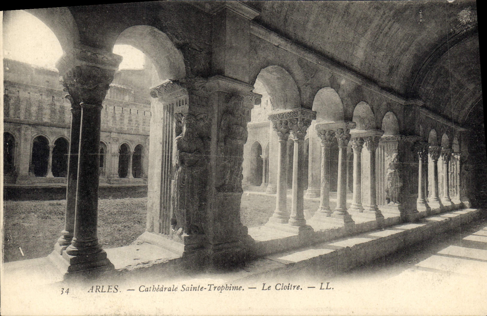 Arles — Cathédrale Sainte-Trophime — Le Cloître — LL. — N° 34
