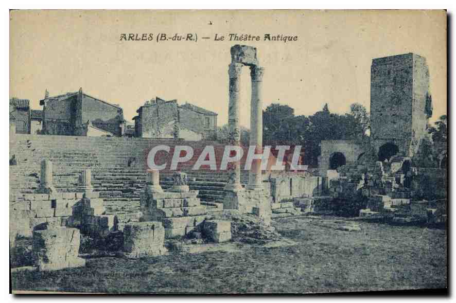 Arles (B.-du-R.) — Le Théâtre Antique — éditeur Vouaillat, n° 1748
