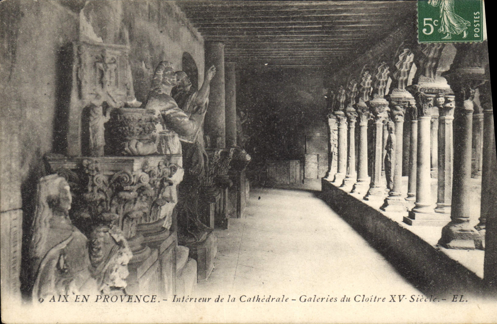 Aix-en-Provence — Intérieur de la Cathédrale — Galeries du Cloître XV Siècle — EL.
