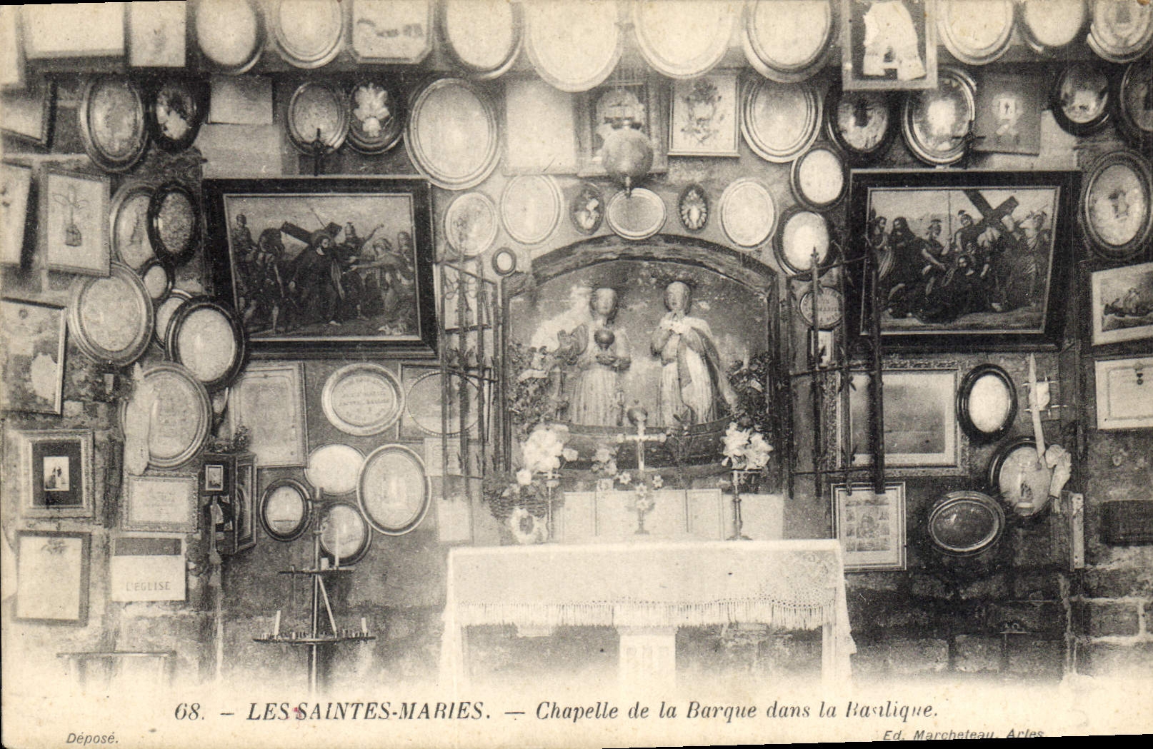 Les Saintes-Maries — Chapelle de la Barque dans la Basilique — Ed. Marcheteau, Arles