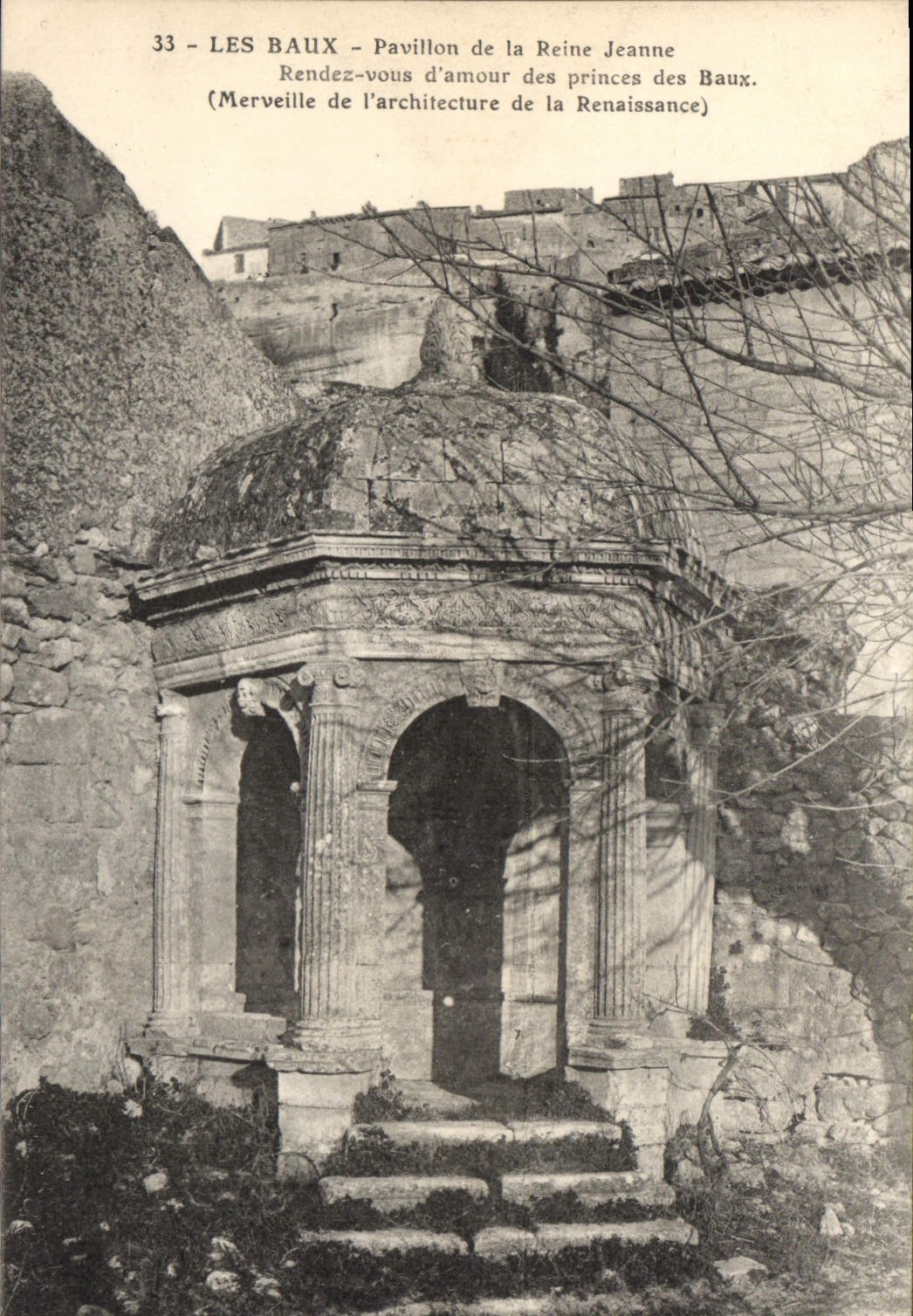 Les Baux - Pavillon de la Reine Jeanne — Merveille de l'architecture de la Renaissance