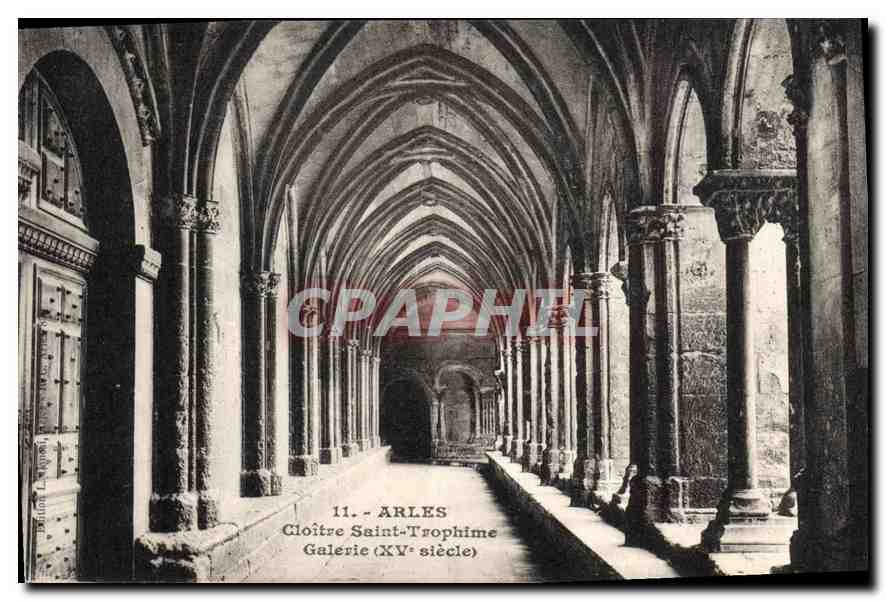 CPA Arles Cloitre Saint Trophime Galerie XV siecle 