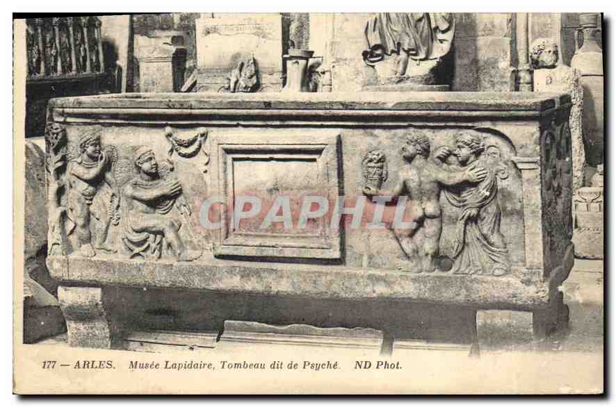 CPA Arles Musee Lapidaire Tombeau dit de Psyche 