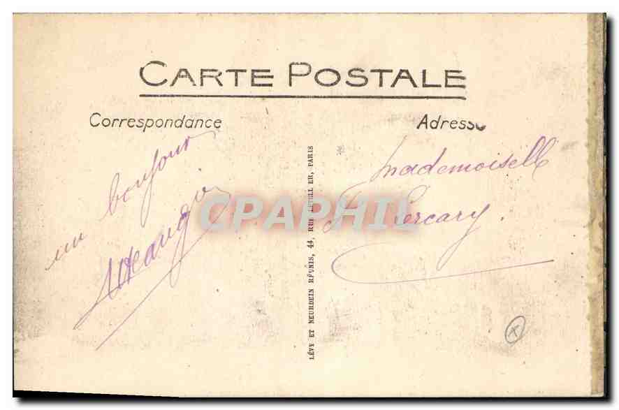 CPA Arles Un coin du Theatre Antique Colonnes  — Verso