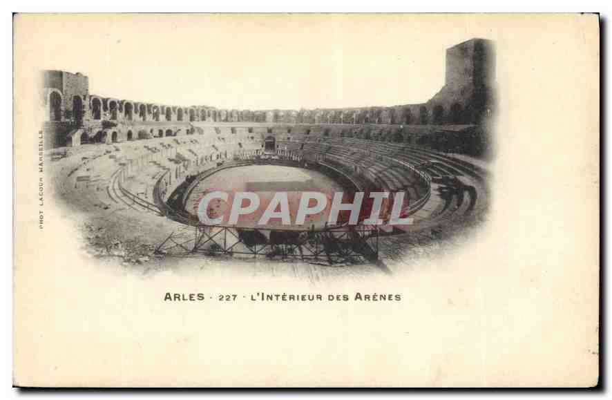 CPA Arles L'Interieur des Arenes 