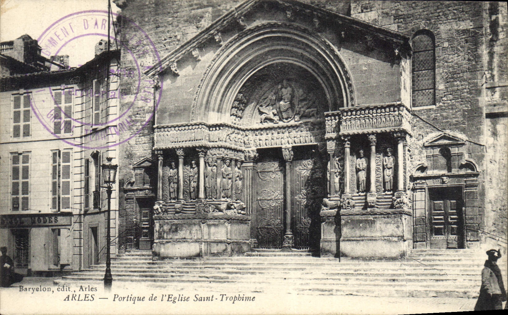 Arles — Portique de l'Église Saint-Trophime