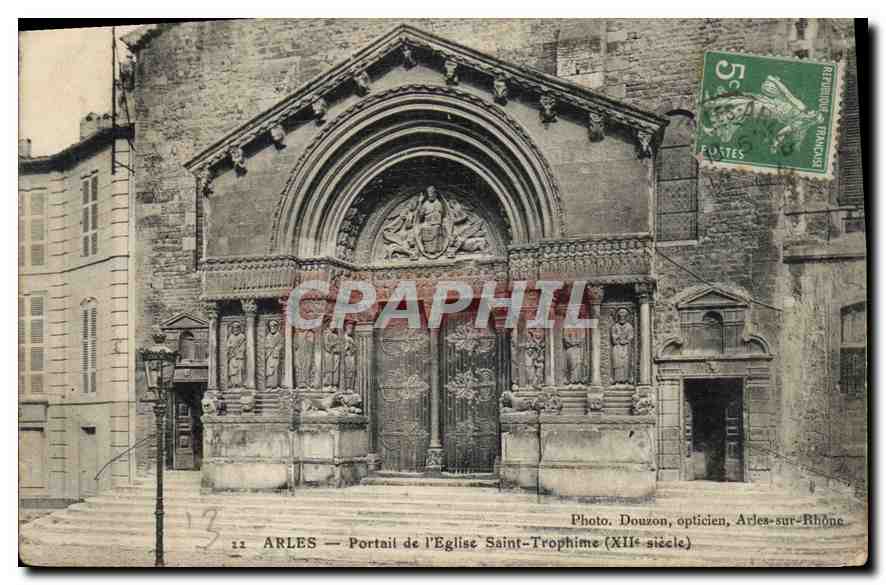 Arles — Portrait de l'Église Saint-Trophime (XIIe siècle) — Photo. Douzon, opticien, Arles-sur-Rhône