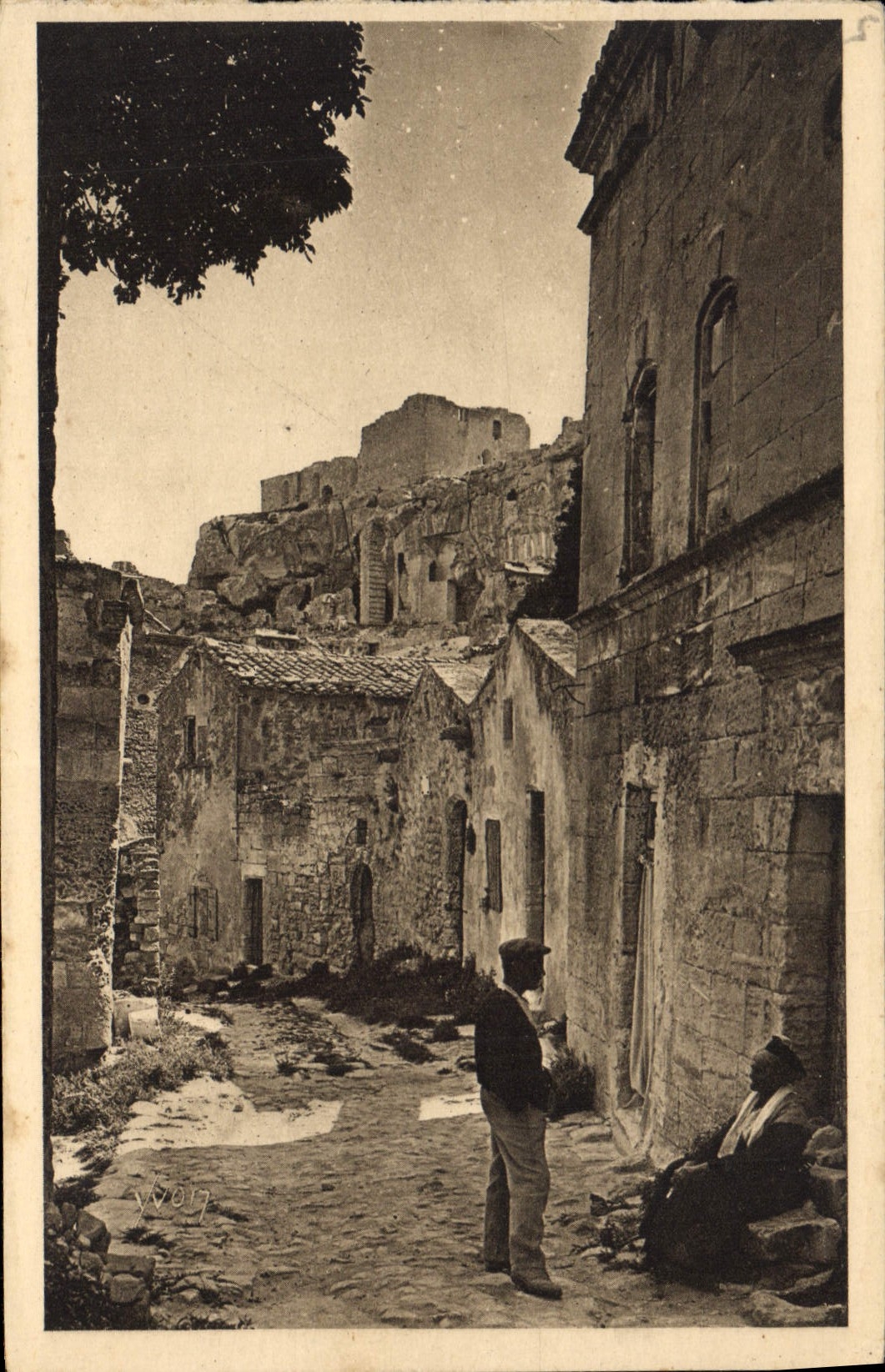 Les Baux-de-Provence — La Rue des Fours et le Château — Éditions d'Art YVON, Paris