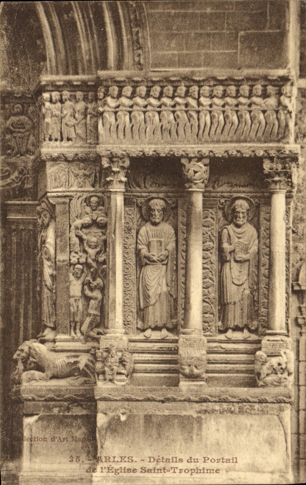 CPA Detail du Portail de L'Eglise  Saint-Trophime Arles