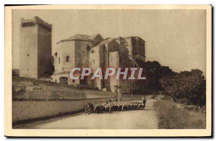 Montmajour — Abbaye du XIIe siècle et Tour de Défense du XIVe siècle — Coll. E. C.