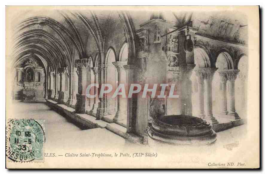 Carles — Cloître Saint-Trophime, le Puits (XIIe Siècle) — Collections ND. Phot.