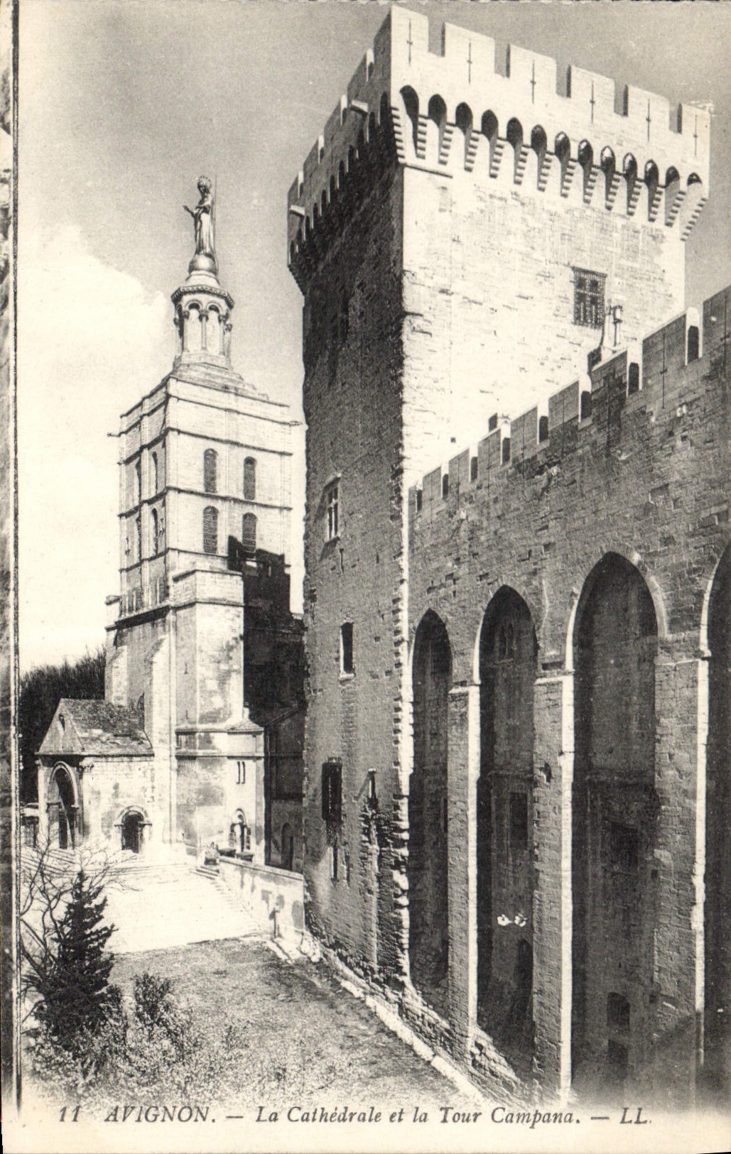 Avignon — La Cathédrale et la Tour Campana — LL, n°11