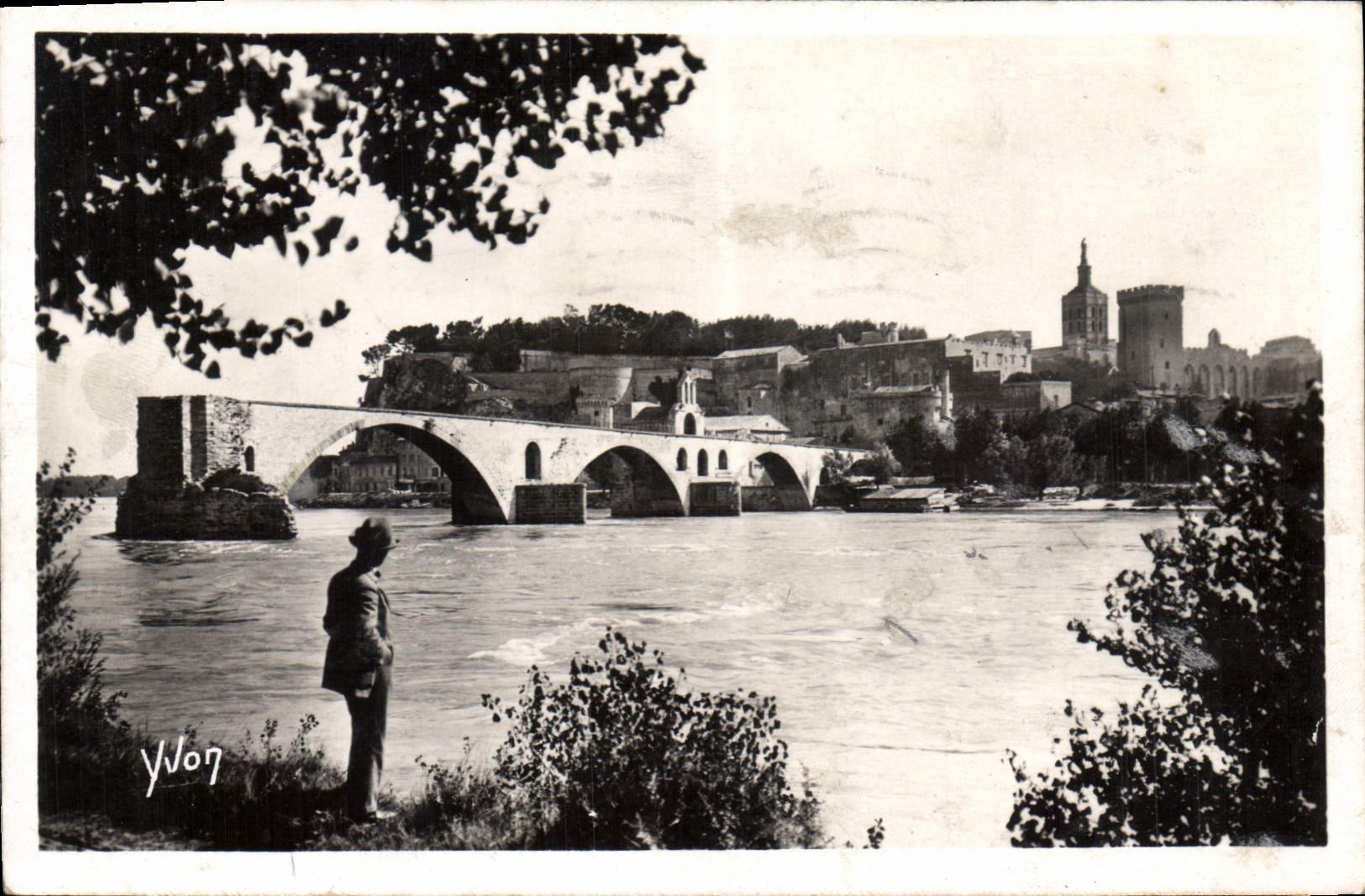 CPA Avignon Le Pont Saint Benezet et le Rhone