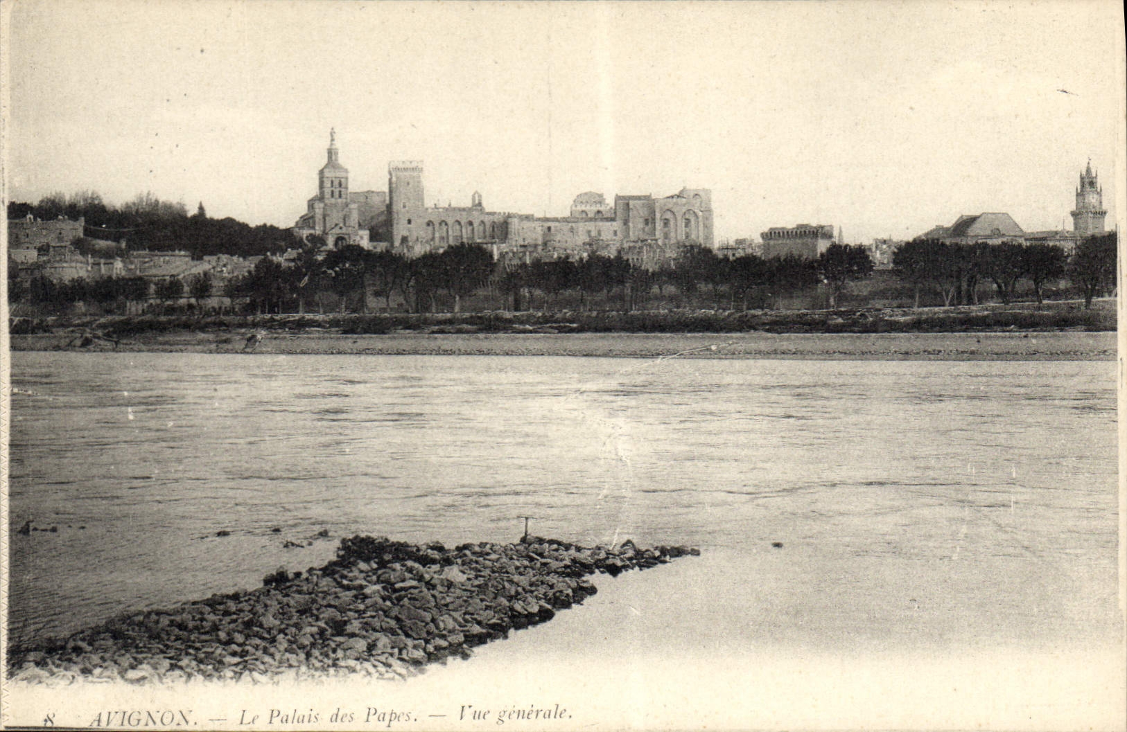 CPA Avignon Le Palais des Papes Vue generale