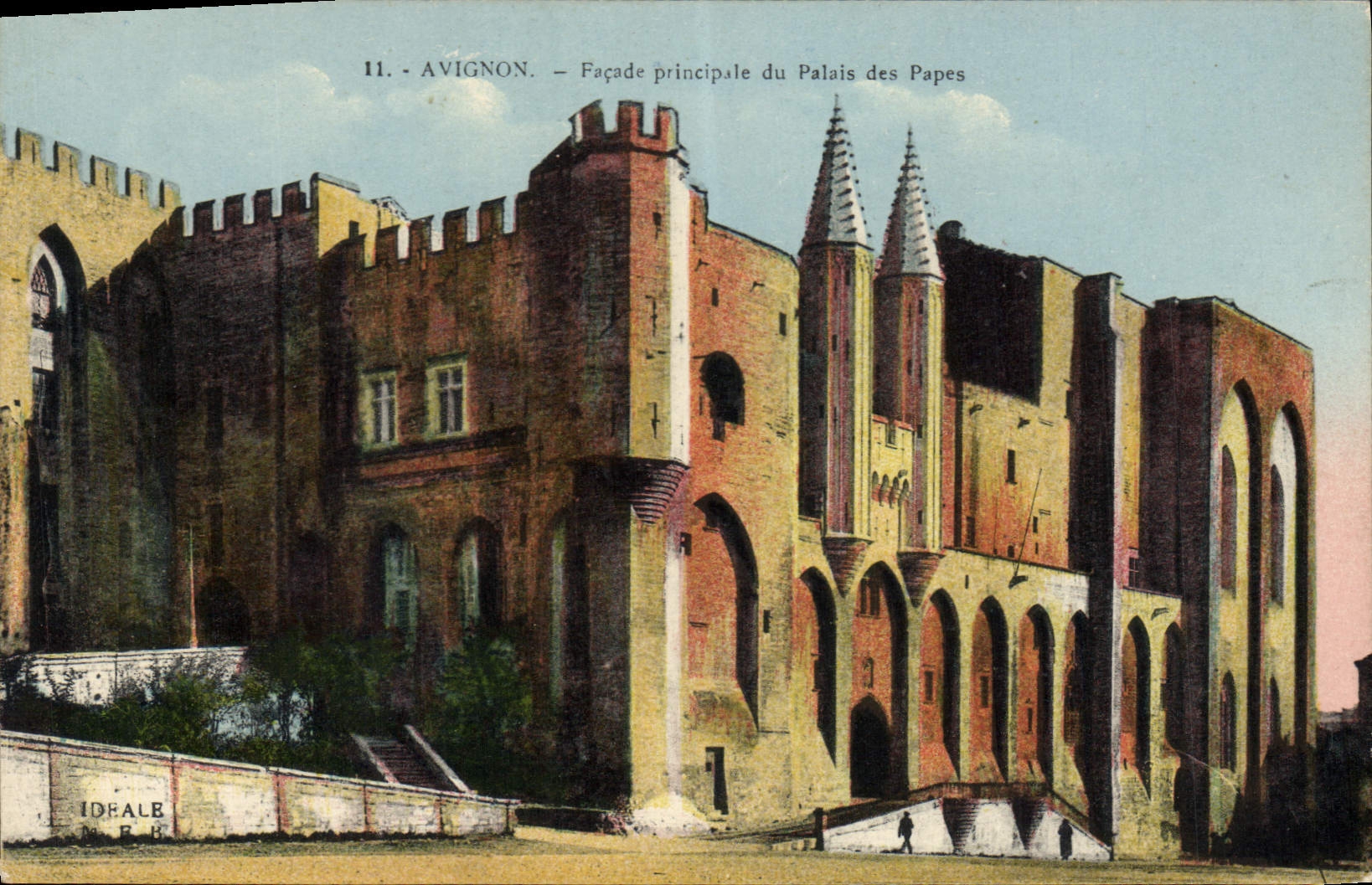 Avignon — Façade principale du Palais des Papes — IDEALE