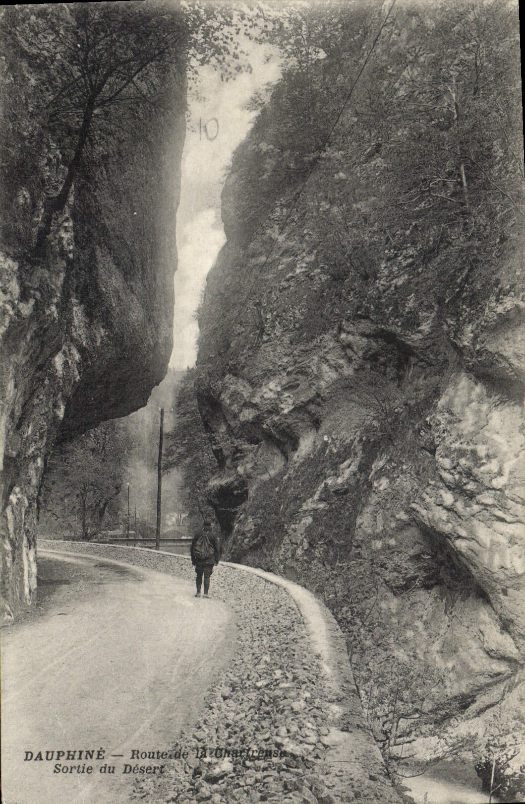 Dauphiné — Route de la Charitrense — Sortie du Désert