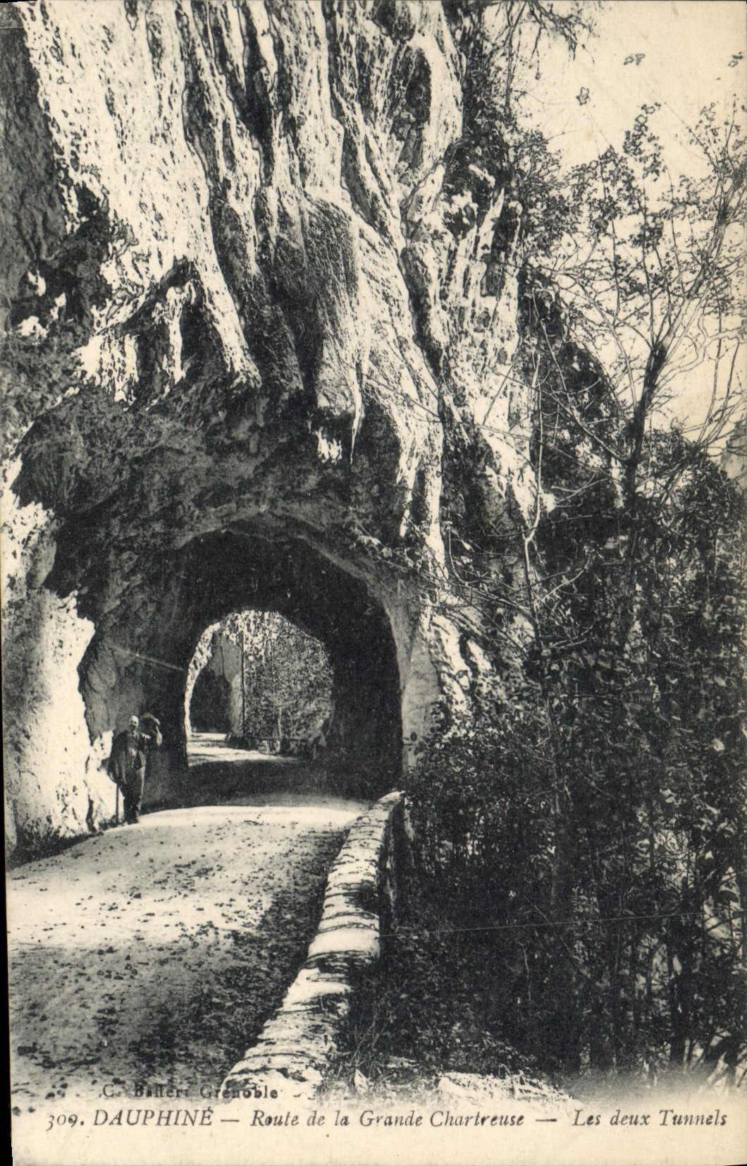 Dauphiné — Route de la Grande Chartreuse — Les deux Tunnels — G. Beller, Grenoble, n°309