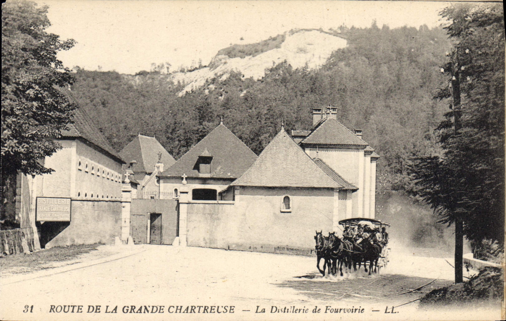 CPA Route de la Grande Chartreuse La Destilerie de Fourvoirie