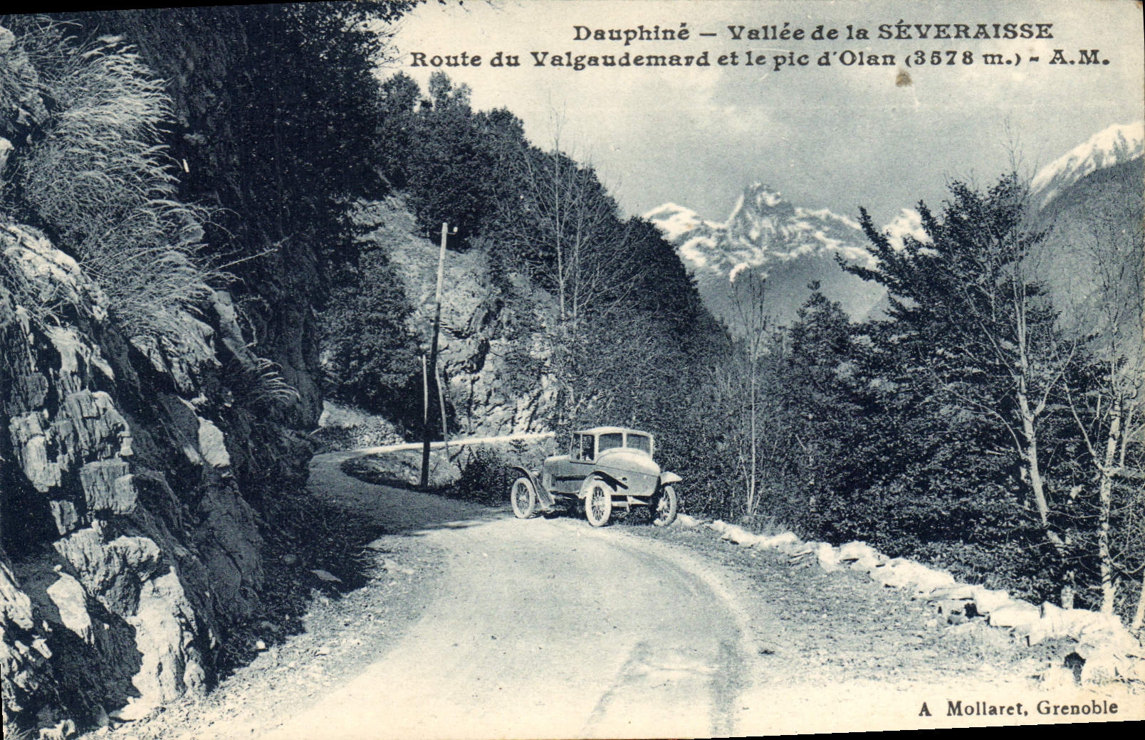 CPA Dauphine Vallee de la Severaisse Route du Valgaudemard et le pic d'Olan Automobile