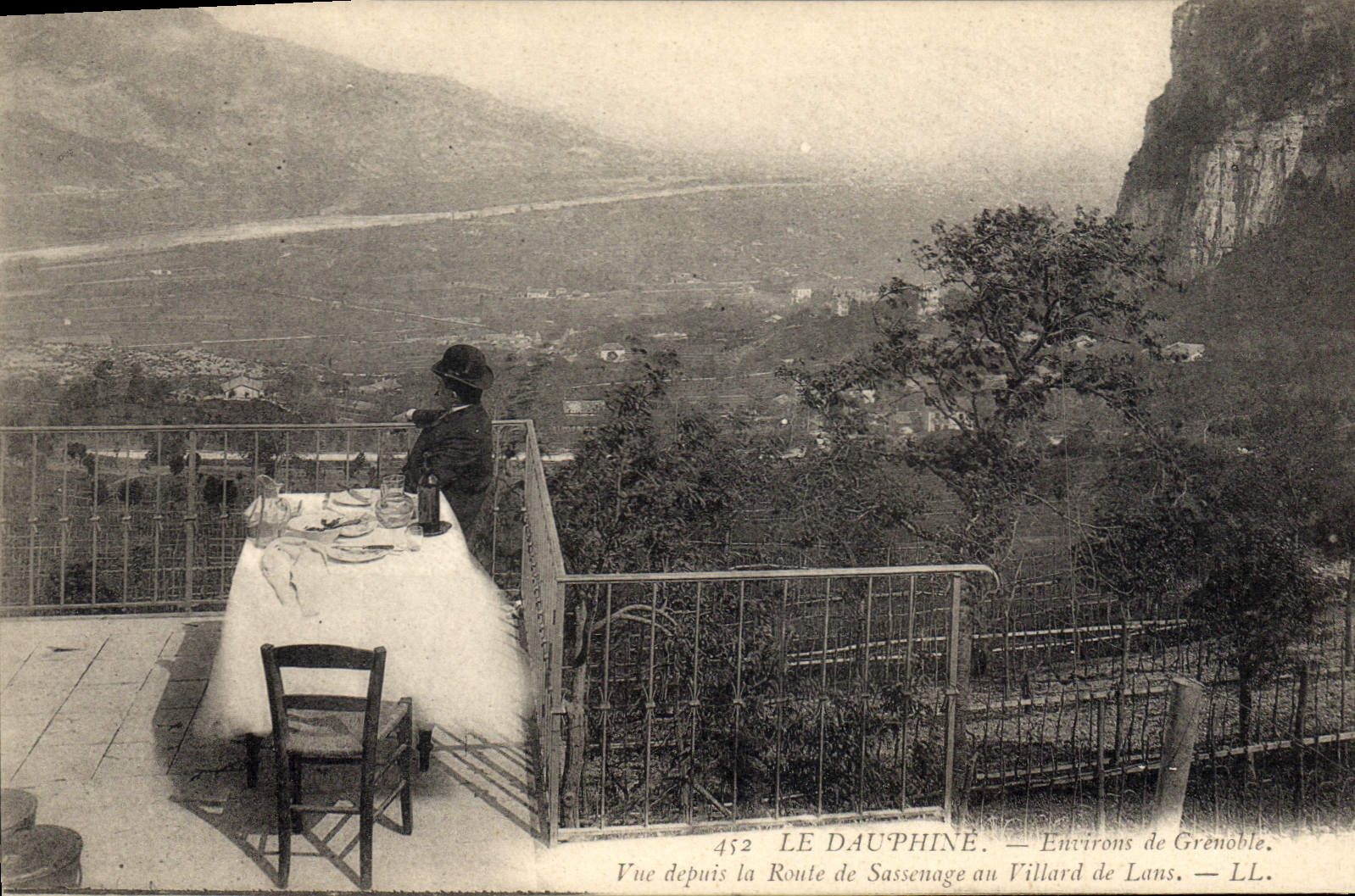 Vue depuis la Route de Sassenage au Villard de Lans — LE DAUPHINE — Environs de Grenoble — LL. — n° 452