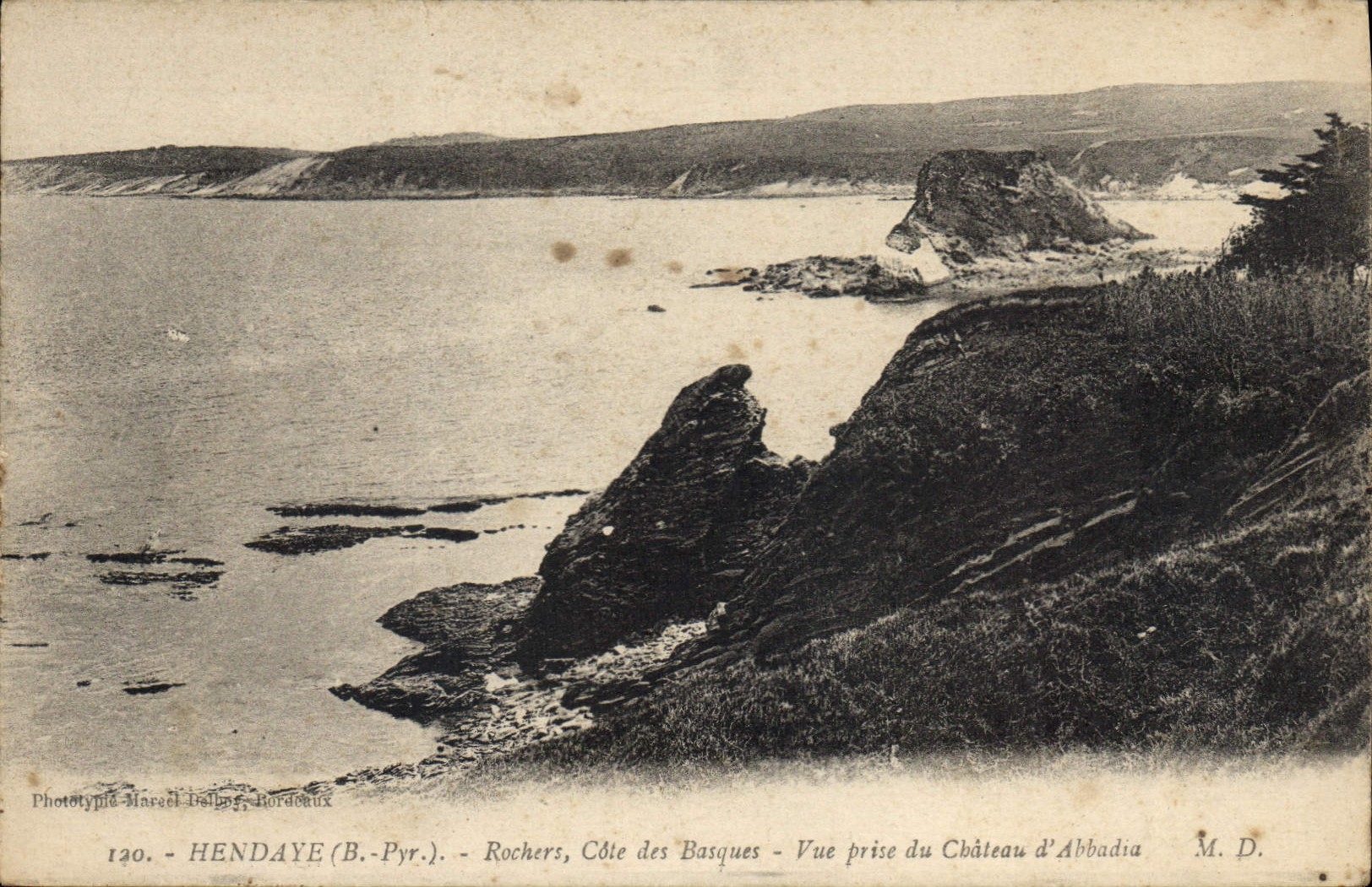Hendaye (B.-Pyr.) - Rochers, Côte des Basques - Vue prise du Château d'Abbadia