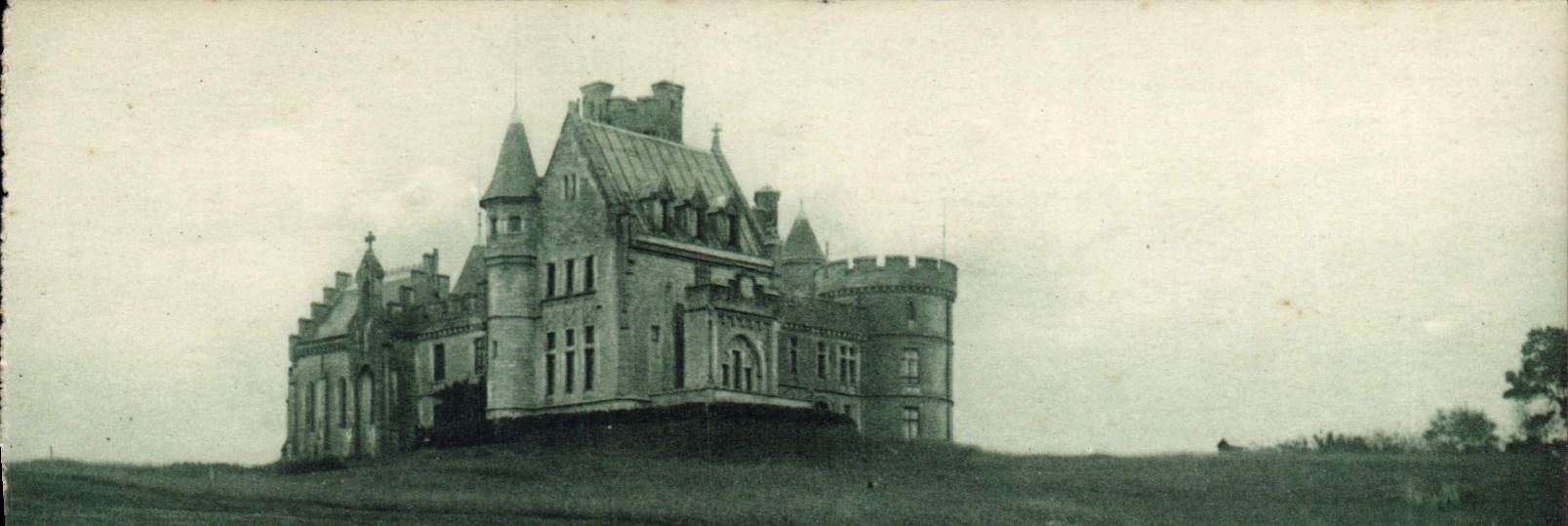 Hendayé — Le Golf et le Château d'Arrogory bâti par Viollet-le-Duc — Éditions Artistiques R. Bergevin, La Rochelle