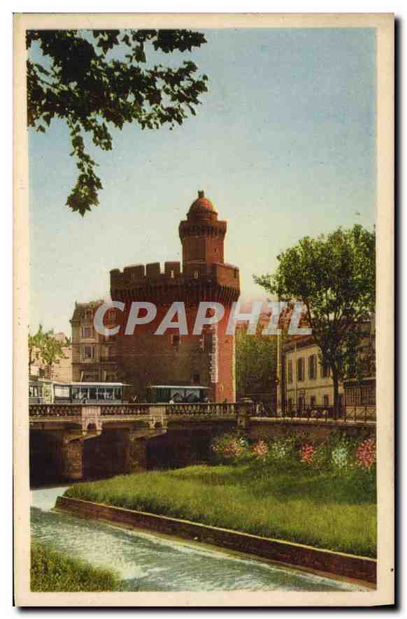 CPA Perpignan Un coin du Castillet