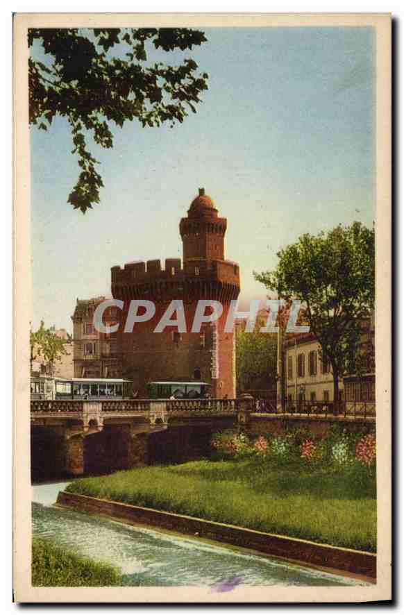 CPA Perpignan Un coin du Castillet