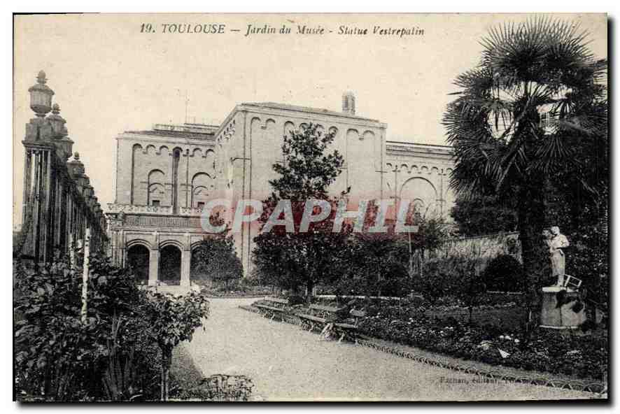 CPA Toulouse Jardin du Musee Statue Vestrepalin