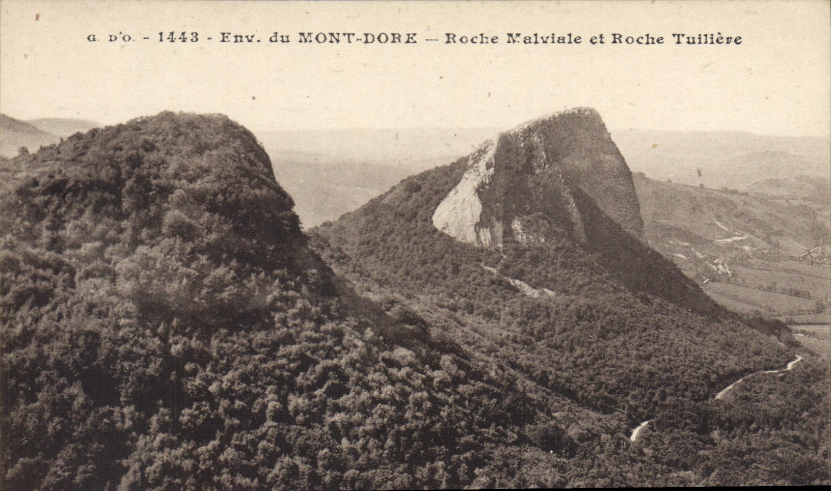 Env. du MONT-DORE — Roche Malviale et Roche Tuilière — g.d'o. - 1443