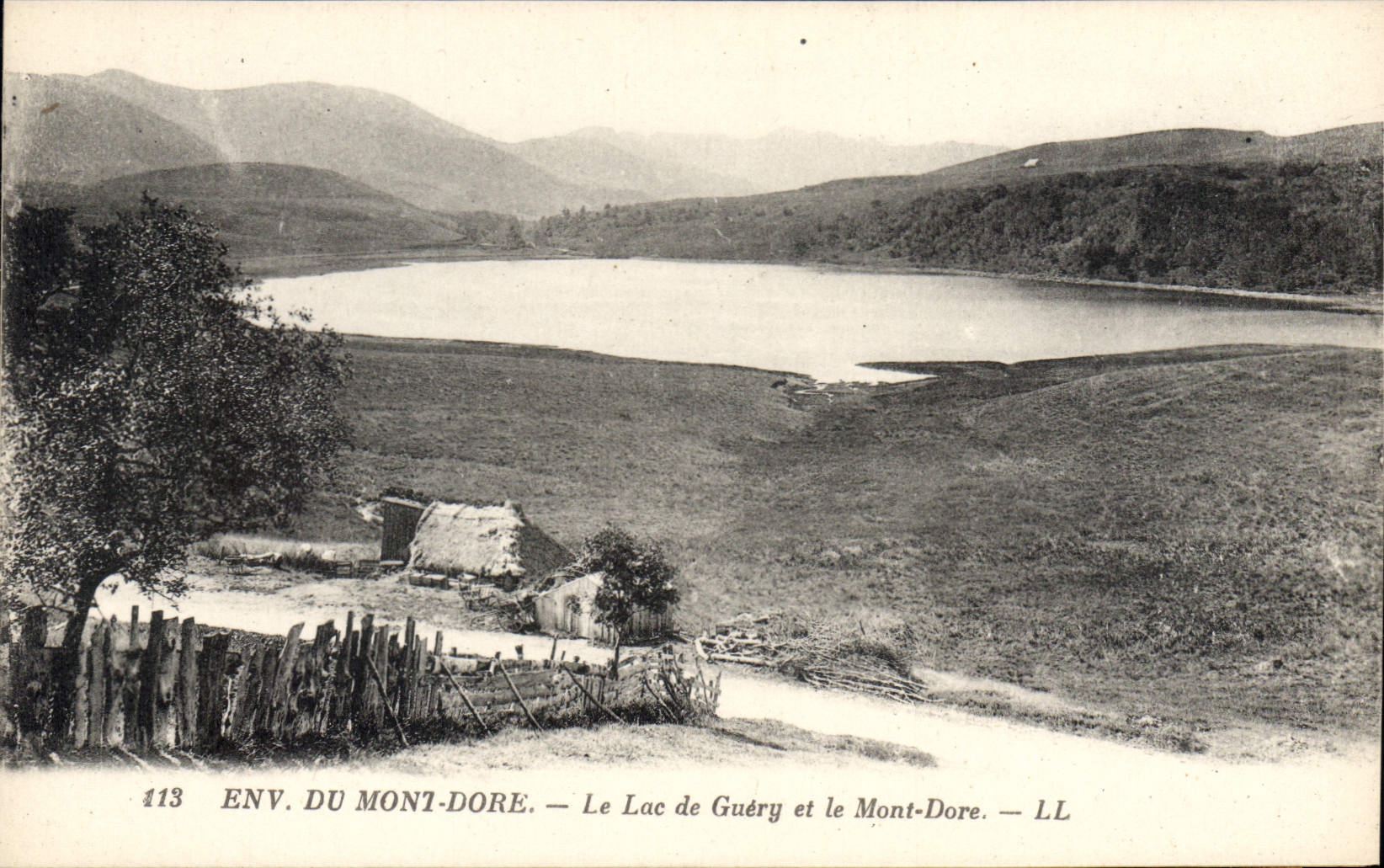 CPA Le Lac de Guery et le Mont Dore