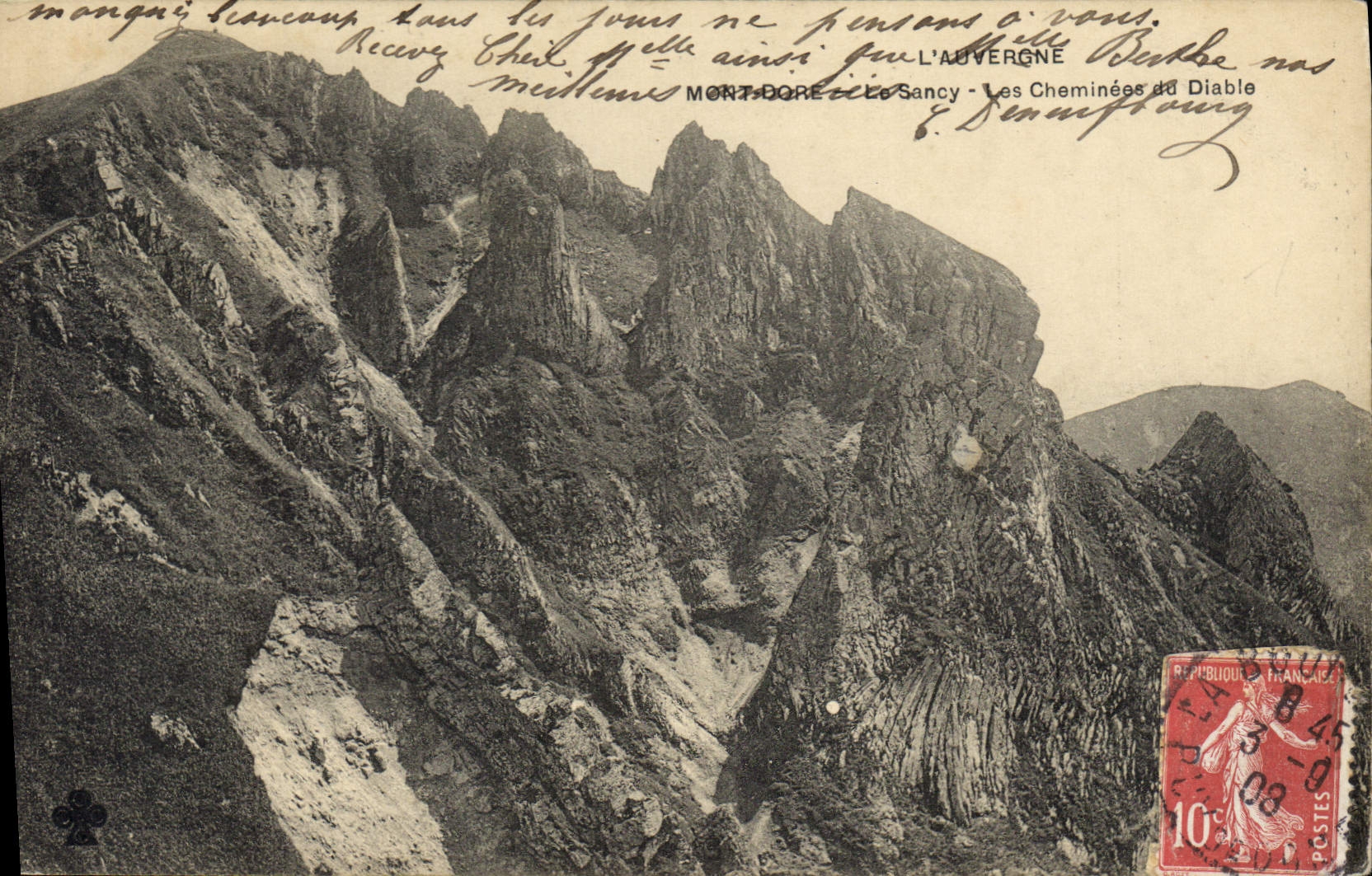 CPA Le Mont Dore Le Sancy Les Cheminees du Diable