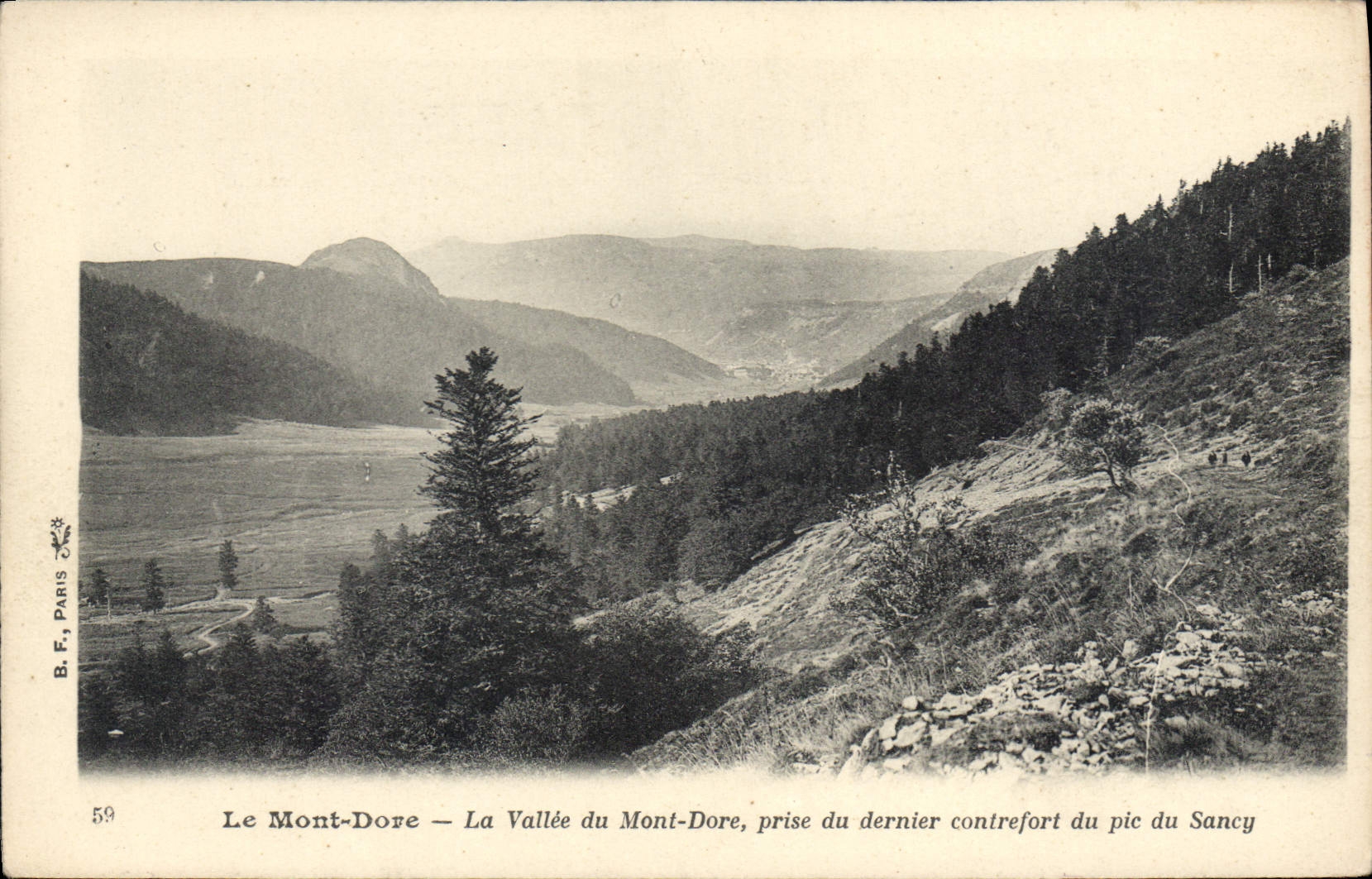 CPA La Vallee du Mont Dore  prise du dernier contrefort du pic du Sancy