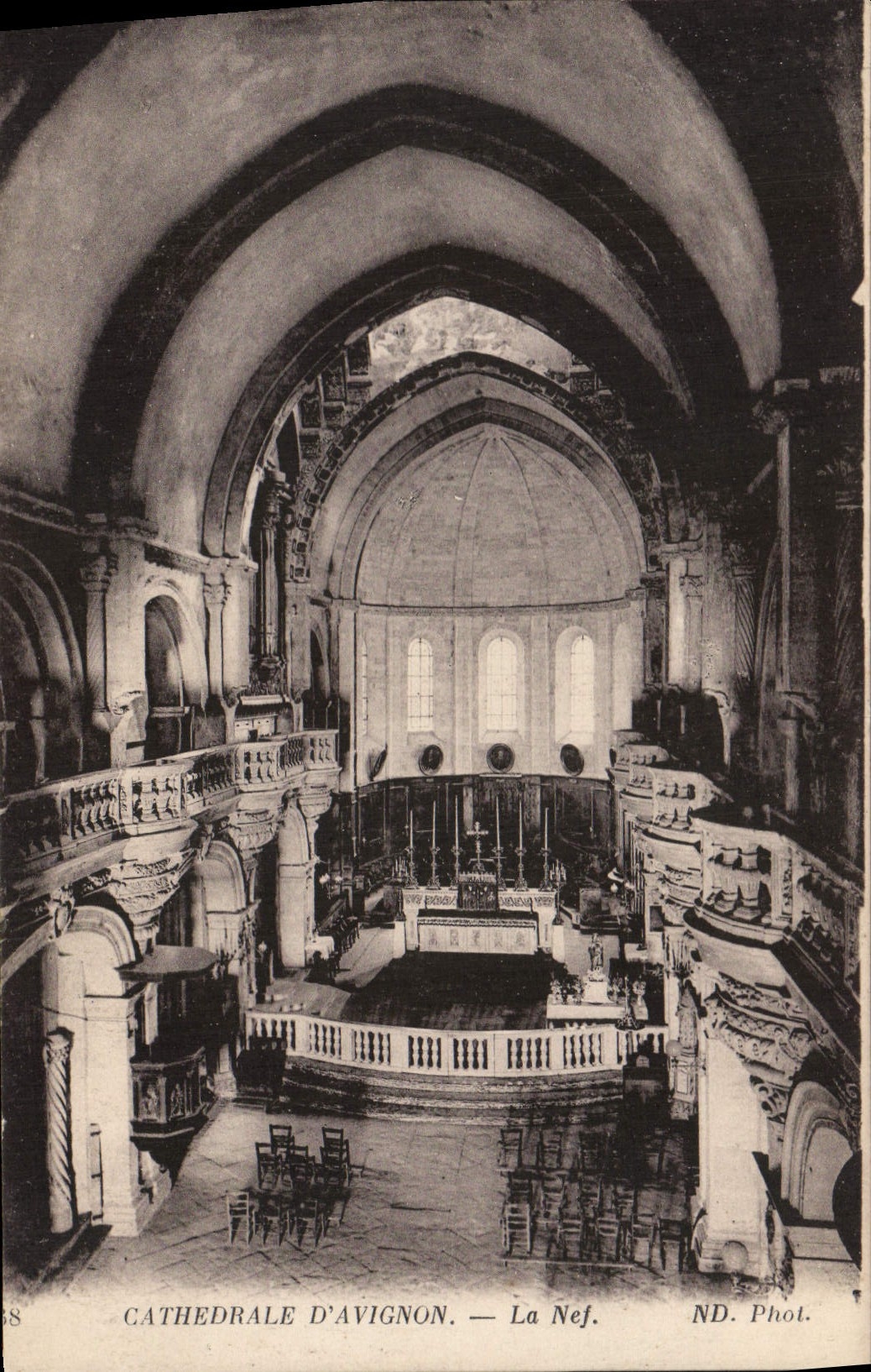 CPA Cathedrale d'Avignon La Nef