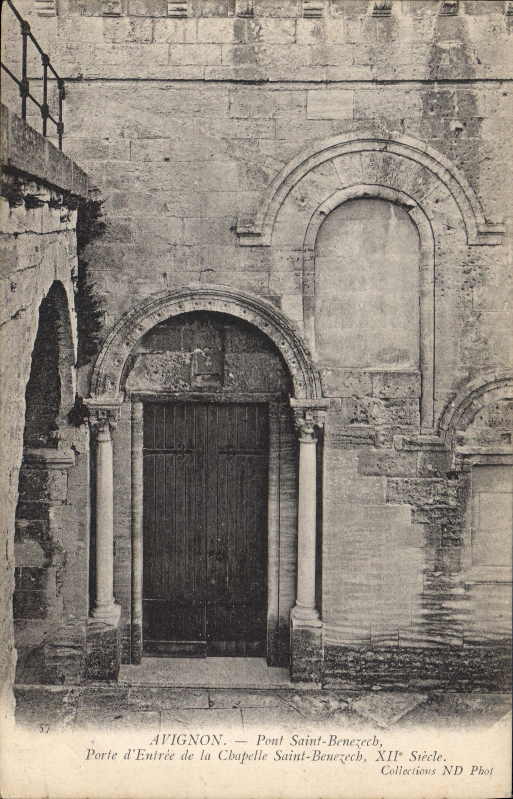 CPA Avignon Porte d'Entree de la Chapelle Saint Benezet XII siecle