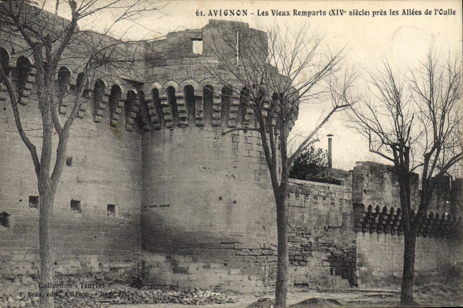 CPA Avignon Lers Vieux Remparts (XIV siecle) pres les Allees de l'Oalle