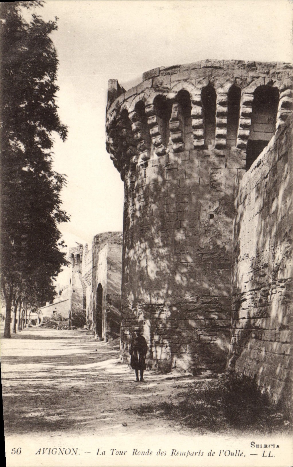CPA Avignon La Tour Ronde des Remparts de l'Oulle