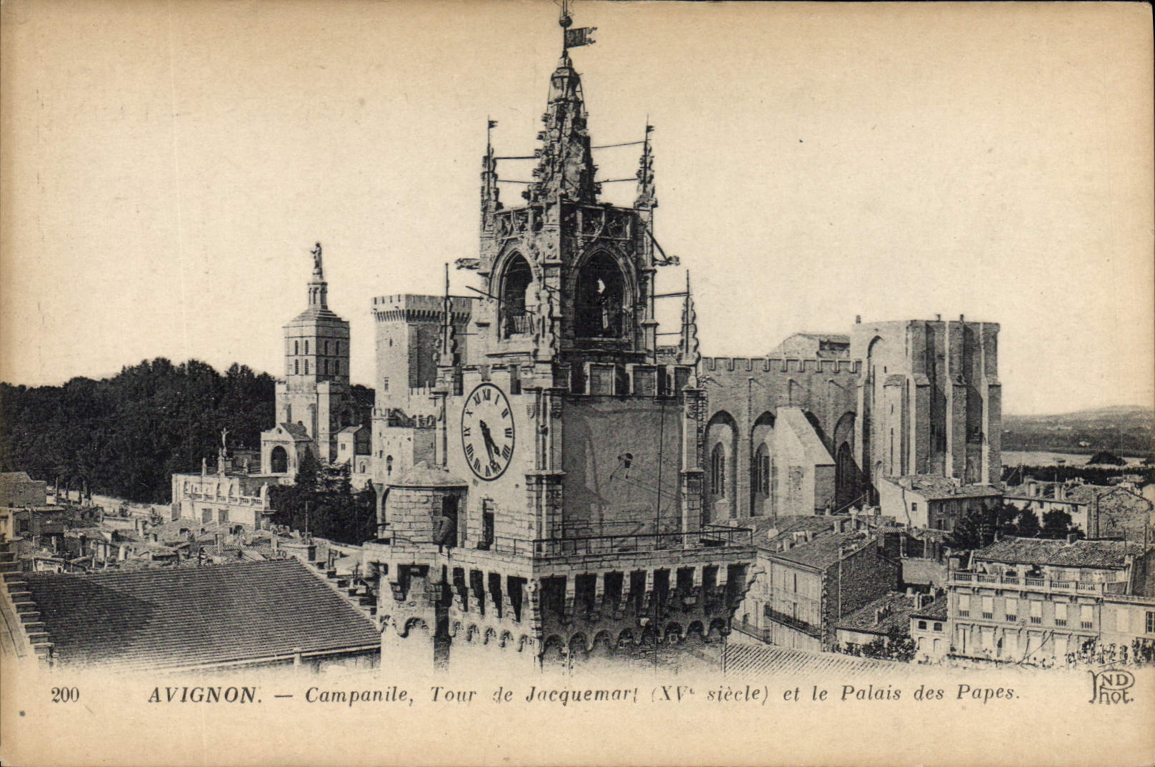 CPA Avignon Camopanile Tour de Jacquemart (XV siecle) et le Palais des Papes
