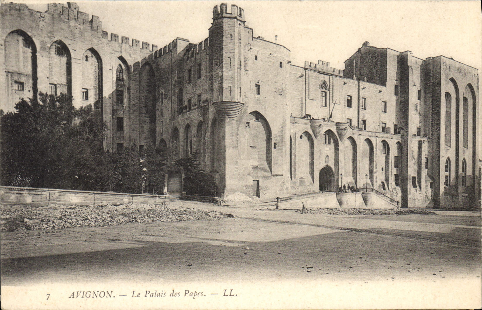Avignon — Le Palais des Papes — LL. n°7