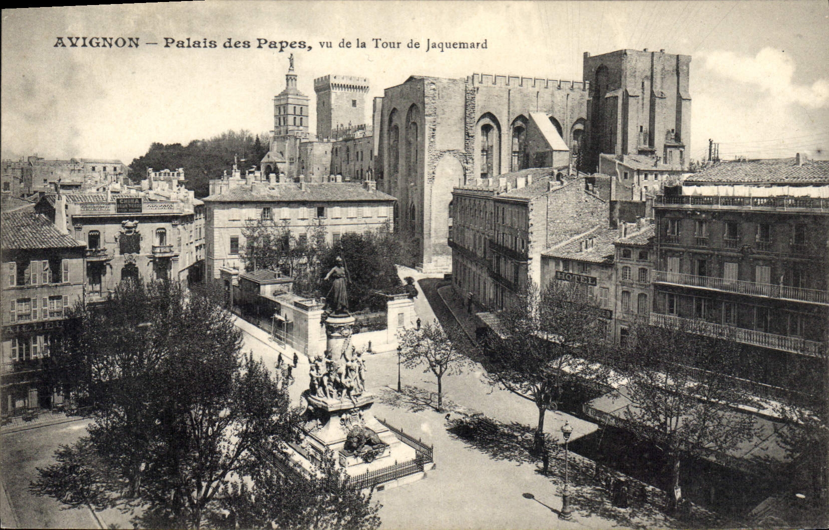 CPA Avignon Palais des Papes vu de la Tour de Jacquemard