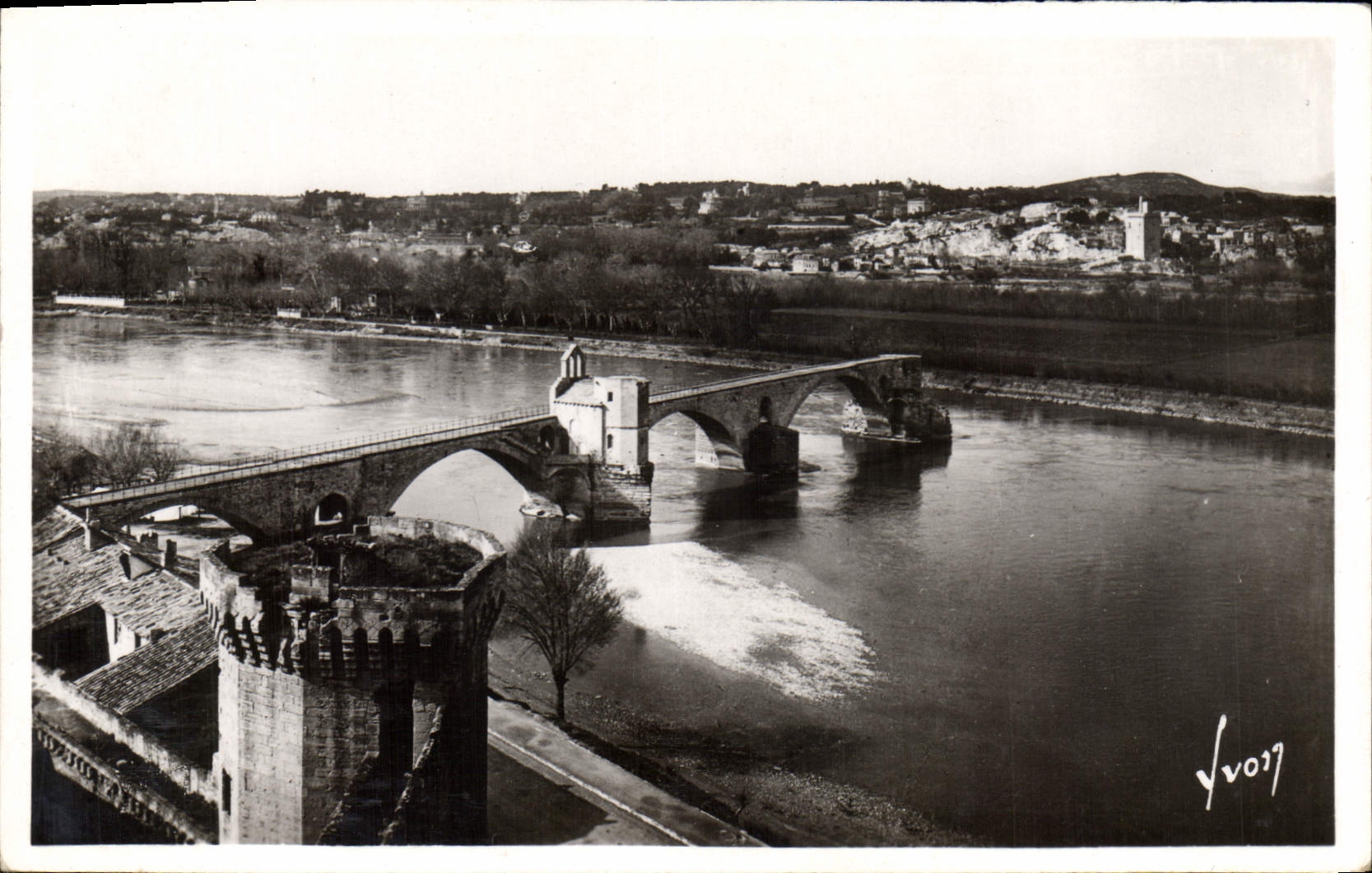 CPA Avignon Le Pont St Benezet vu du rocher du Dom