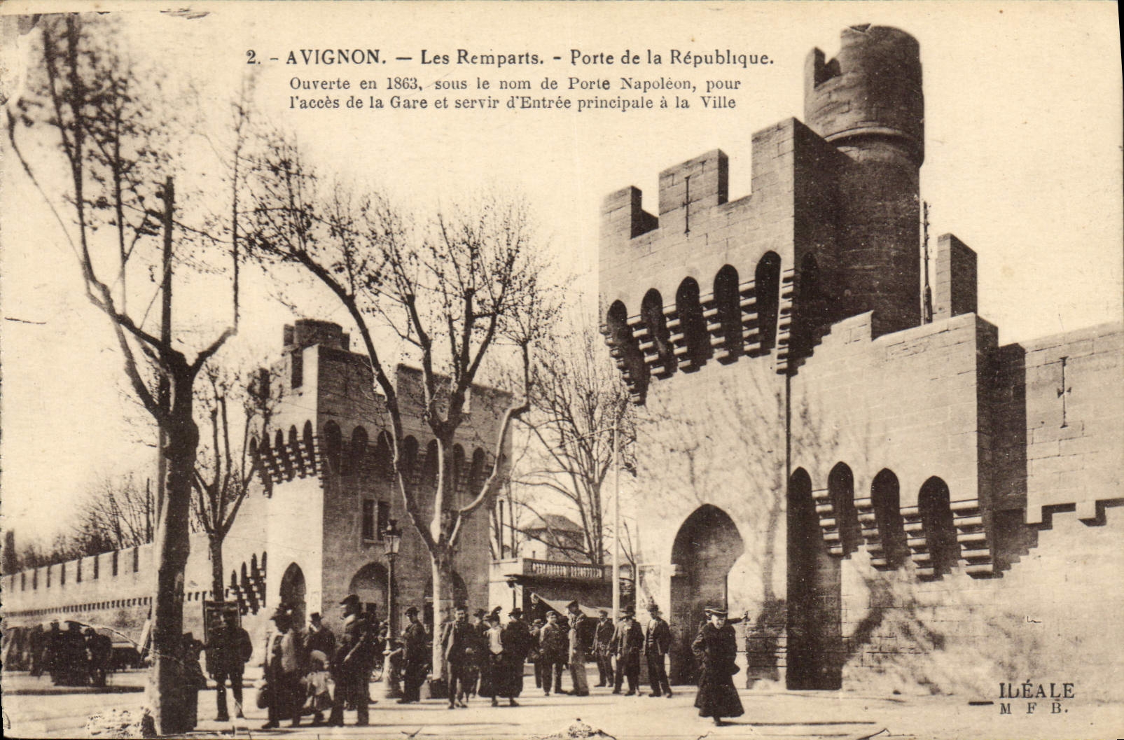 CPA Avignon Les Remparts Porte de la Republique