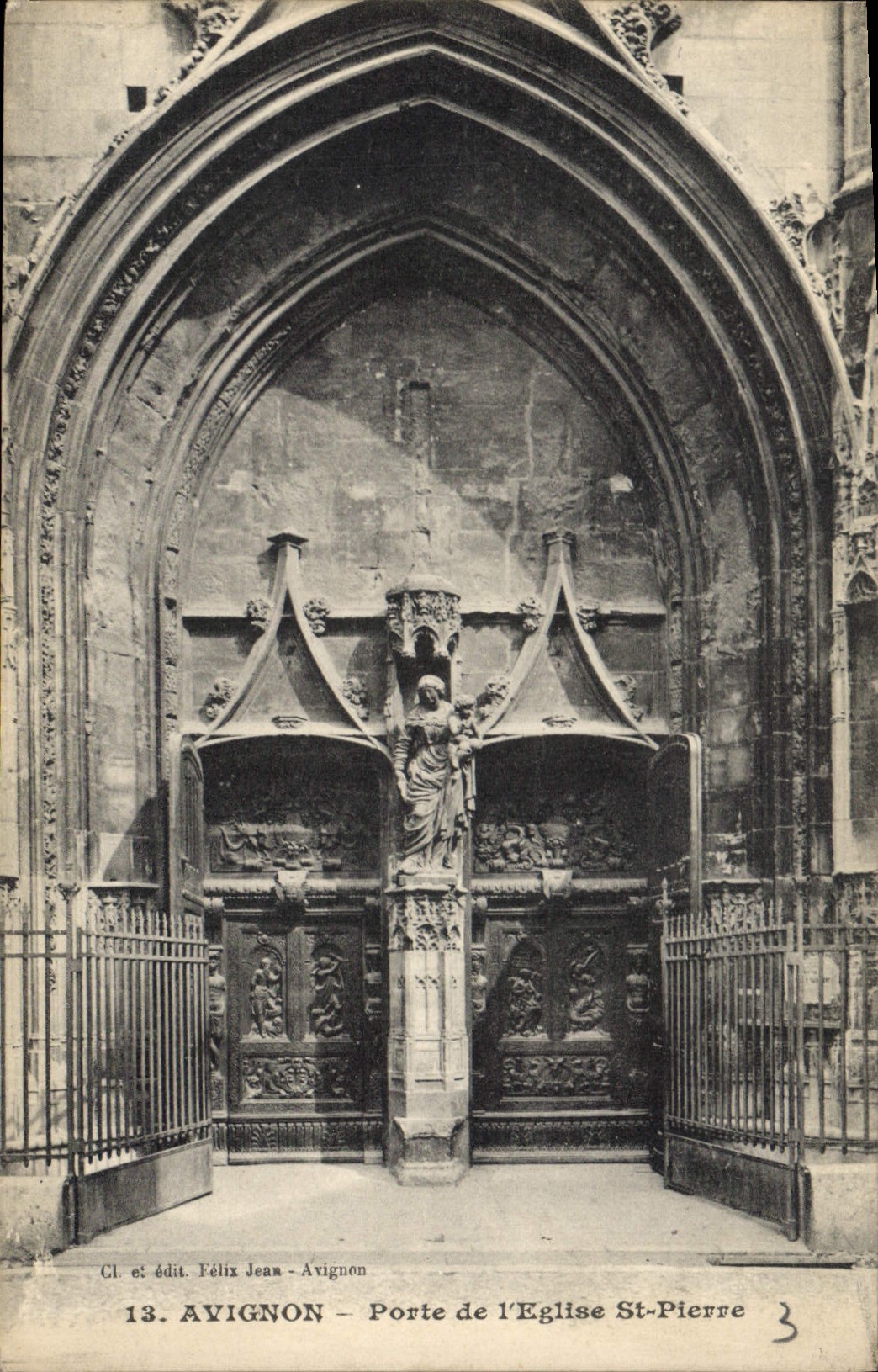 CPA Avignon Porte de l'Eglise St Pierre