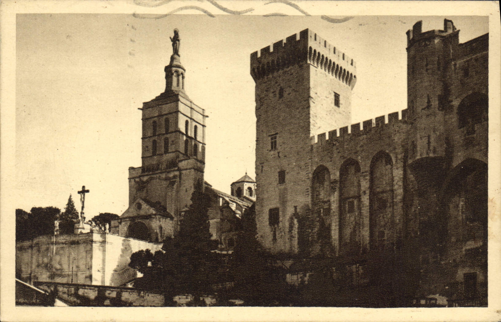 CPA Avignon Palais des Papes Tour de la Campane et Notre Dame des Doms