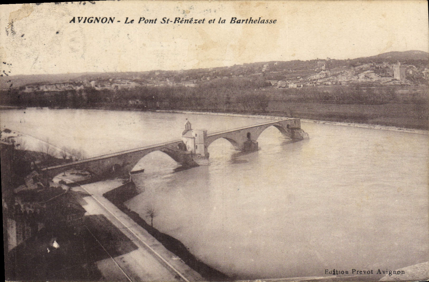 CPA Avignon Le Pont St Benezet et la Barthelasse