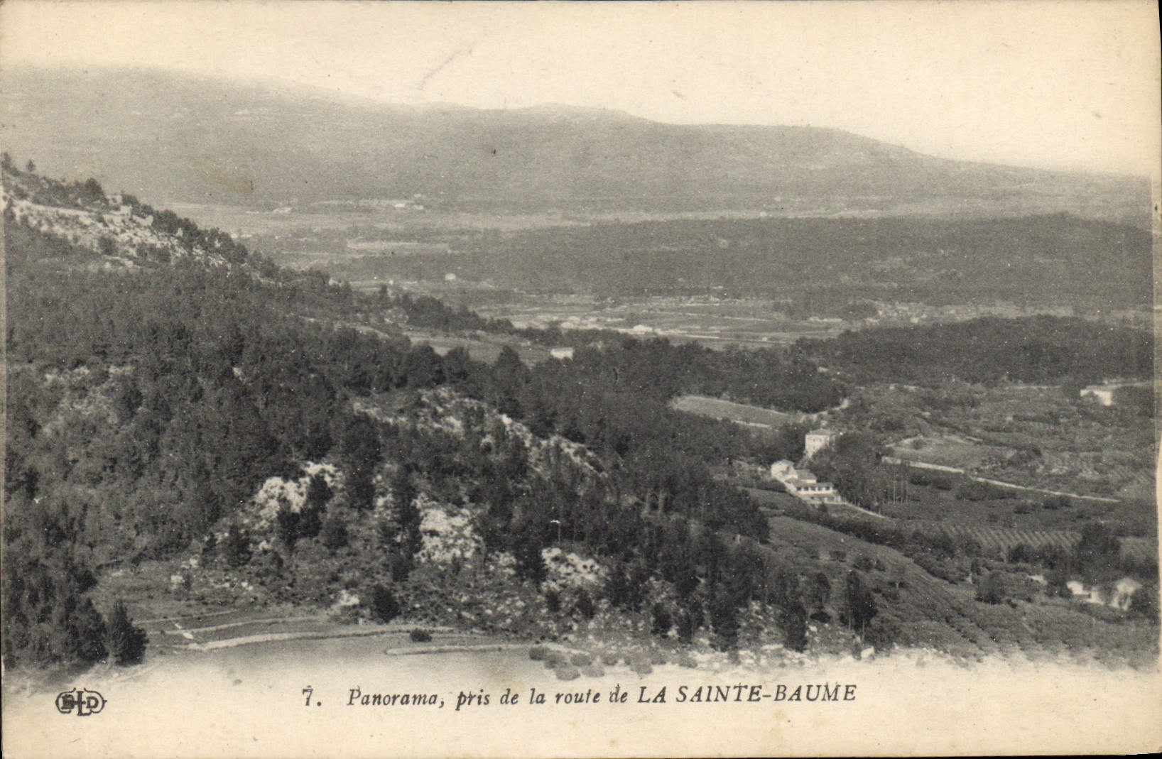 Panorama pris de la route de LA SAINTE-BAUME — Éditeur E. Le Dales, Paris